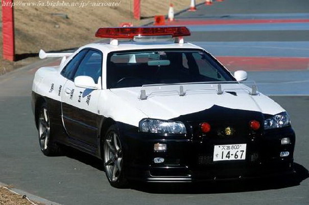 Япония: Nissan Skyline GT-R